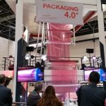 Tägliche Live-Demonstrationen der Blasfolienanlage Varex II auf dem Stand von Windmöller & Hölscher