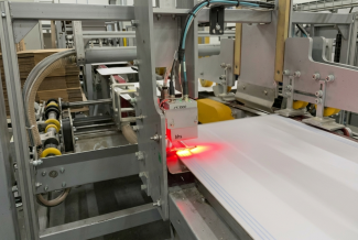 Klebstoff clever auftragen, sicher überwachen, weniger verschwenden